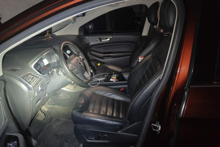 Used Ford Edge 2016 EcoBoost 245 Two-Wheel-Drive Titanium 7-Seater
