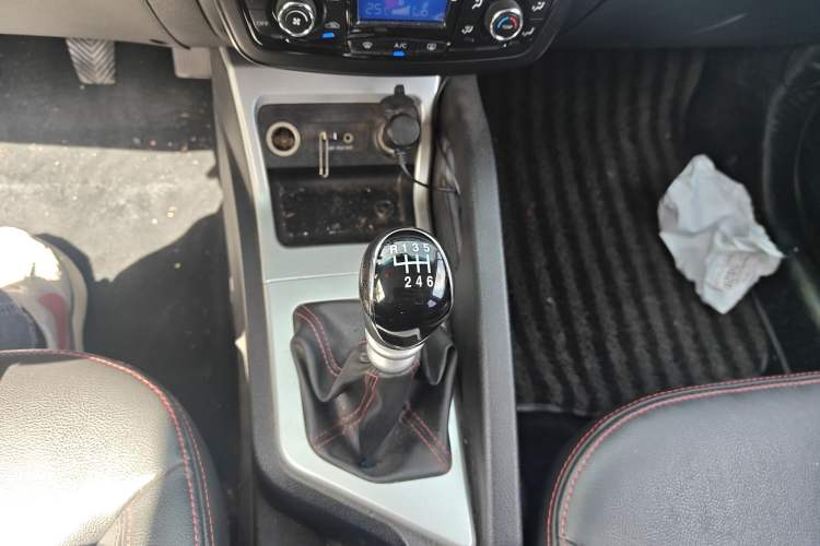 Used JAC Group Refine S3 2016 1.5L Manual Luxury Smart Version Gear Lever
