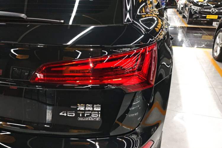 Used Audi Q5L 2025 Facelift 45th Anniversary Collector's Edition 40 TFSI Luxury Dynamic Version
