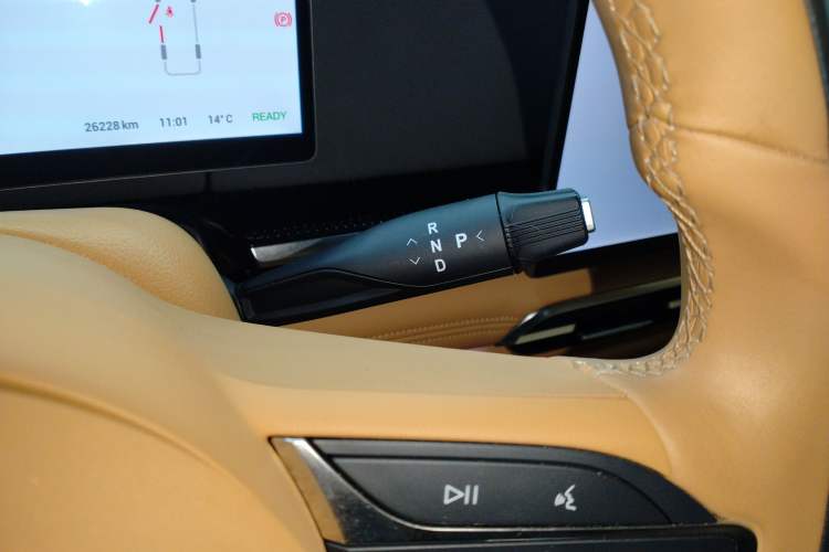 Used VOYAH Dream 2025 PHEV Four-Wheel-Drive Flagship Kunpeng Edition
