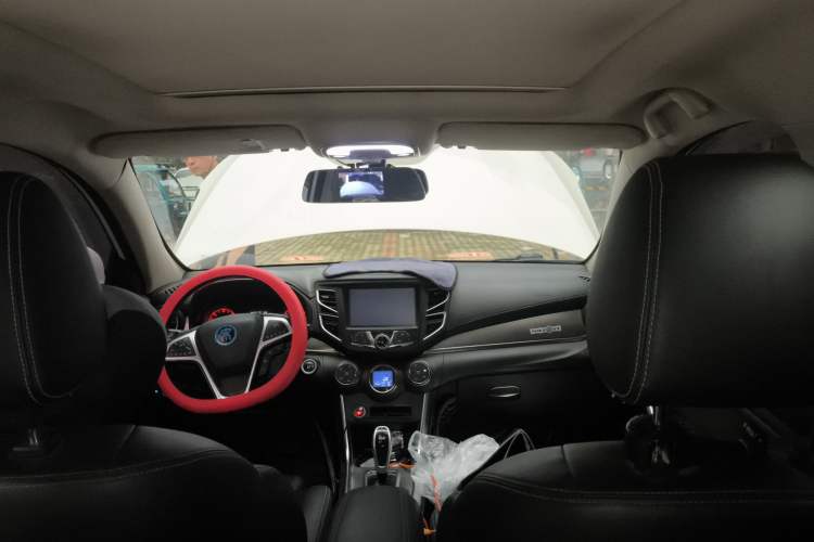 Used BYD Song New Energy 2017 Song DM 1.5TID All-Wheel Drive Prestige Model Headliner