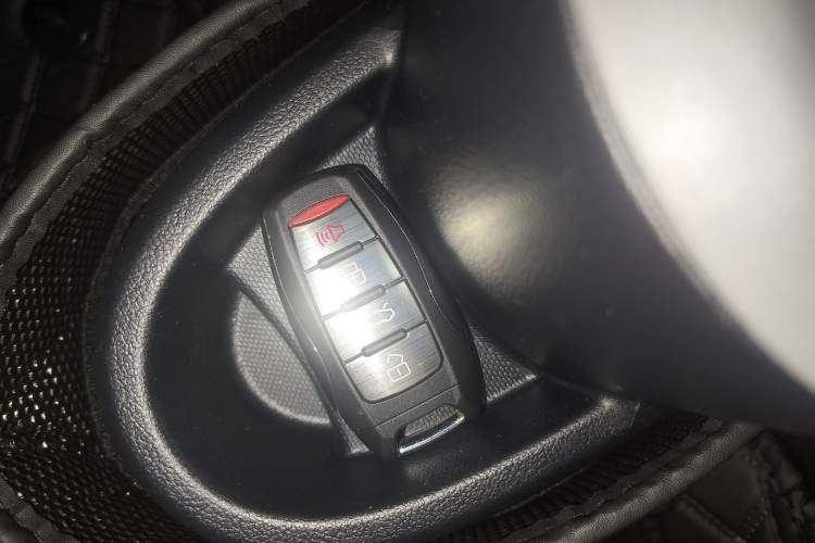 Used ORA Black Cat 2021 351 km Standard Version Vehicle Key