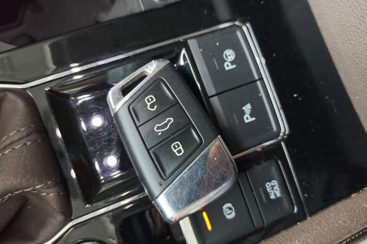 Used Volkswagen Viloran 2020 330TSI Business Edition

