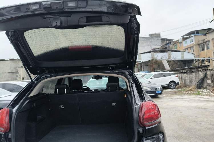 Used Qoros 5 2019 1.6T Automatic Zhiyun Connect (AliOS) Edition Prestige Model
