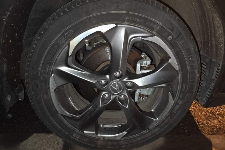 Used Acura CDX 2021 1.5T Two-Wheel Drive Deluxe Edition Right Front Wheel Hub