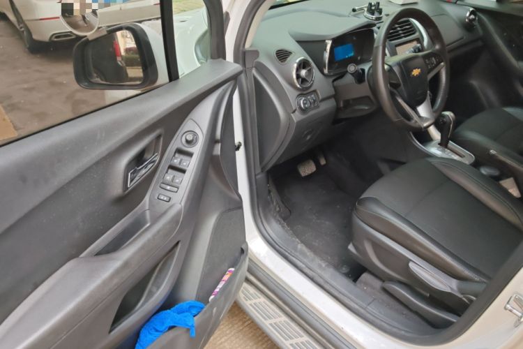 Used Chevrolet Trax 2016 1.4T Automatic Two-Wheel Drive Luxury Version Interior 3