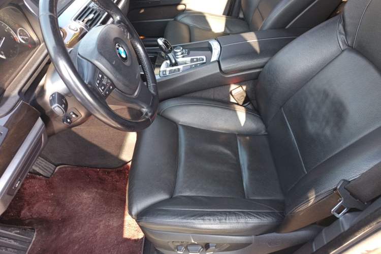 Used BMW 5 Series GT 2011 535i xDrive Luxury Edition Left Front Seat