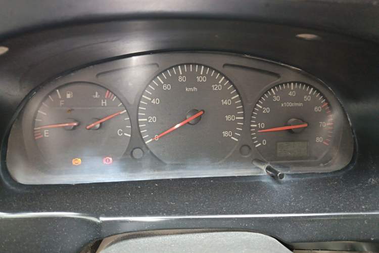 Used Jinbei Hiace 2011 2.0L 5th Generation Kuaiyunwang Standard Version 4G19 Instrument Cluster