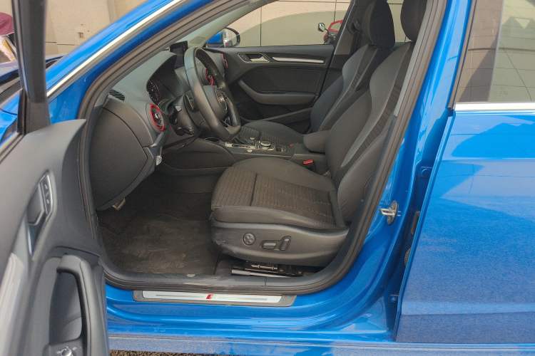 Used Audi A3 2020 Sportback 35 TFSI Sporty Model China VI Left Front Seat