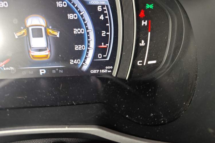 Used Geely Auto Emgrand X7 Sport 2016 1.8TD Automatic All-Wheel-Drive ZhiZun Edition Odometer Close Up