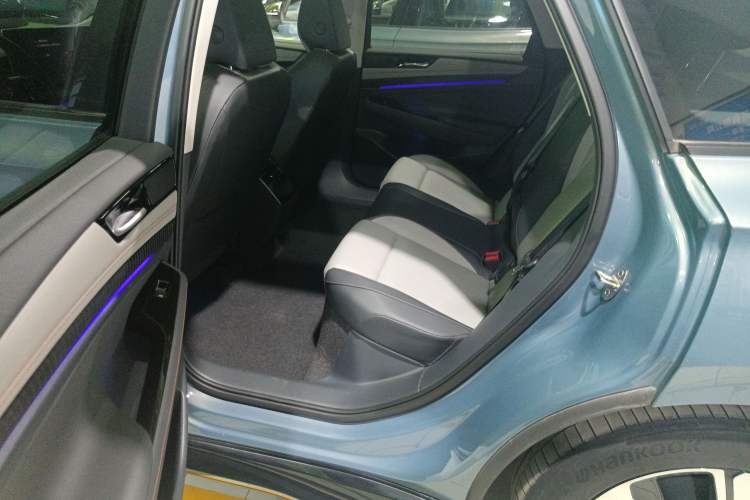 Used Volkswagen ID.7 VIZZION 2024 AIR model Left Rear Seat