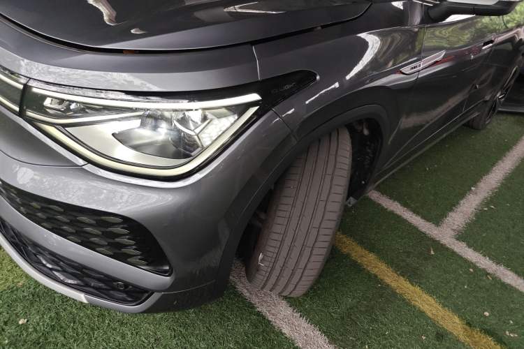 Used Volkswagen ID.6 X 2023 Pure Long-Range Version Left Front Headlight