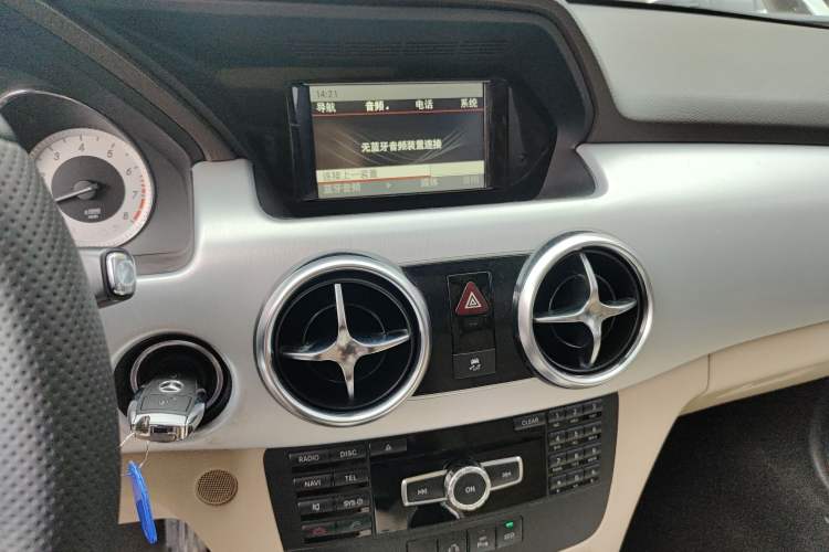 Used Mercedes-Benz GLK-Class 2014 GLK 200 Standard Model Audio And AC Panel
