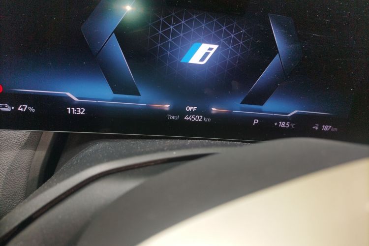 Used BMW iX 2022 xDrive40 Odometer Close Up