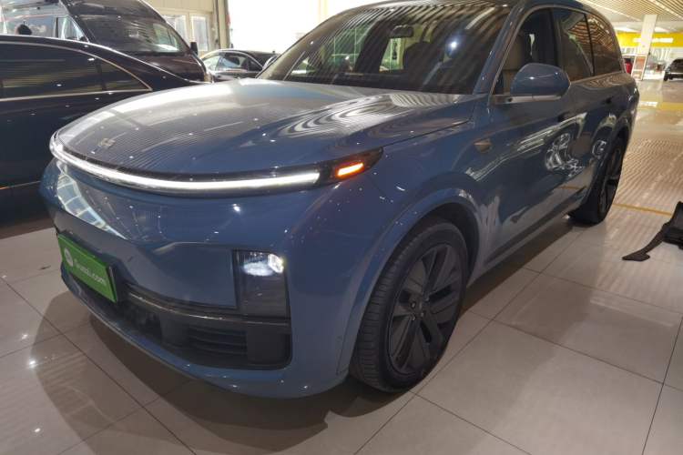Used Li Auto L8 2023 Air model
