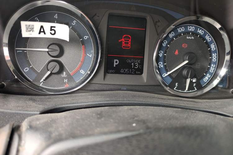 Used Toyota Corolla 2014 1.6L CVT GL-i Leather Edition Odometer Close Up