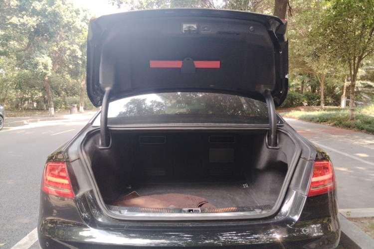 Used Audi A8 2013 A8L 30 FSI Comfort Model
