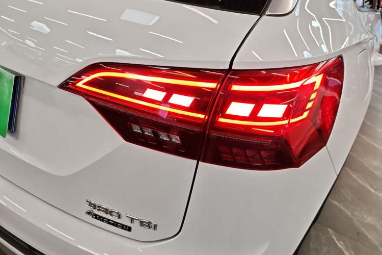 Used Volkswagen Tayron 2020 380TSI Four-Wheel Drive Luxury Connect Pro Edition Right Rear Taillight