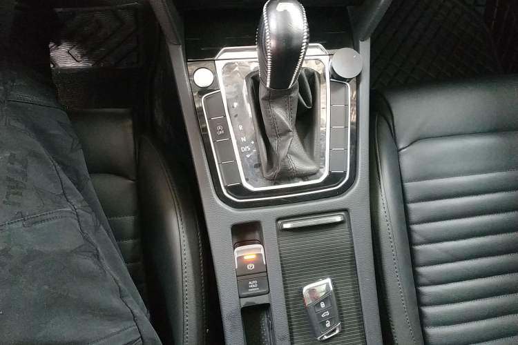 Used Volkswagen Magotan 2019 330TSI DSG Leading Edition China V Standard Gear Lever