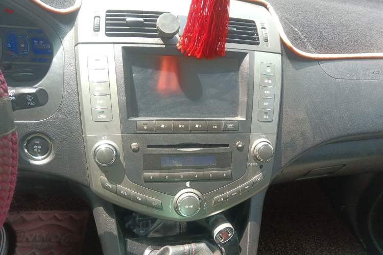 Used BYD S6 2013 Jingyue Edition 2.0L Manual Luxury Model 5 Seats