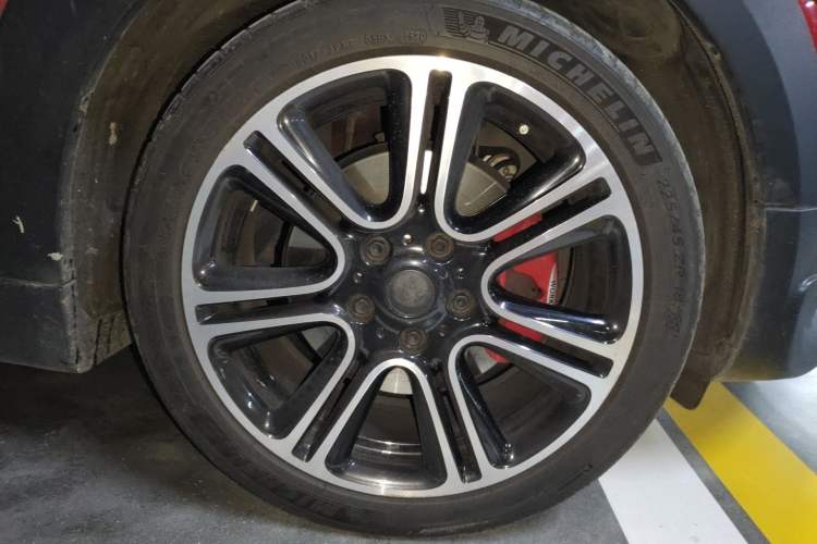 Used MINI JCM COUNTRYMAN 2014 1.6T JOHN COOPER WORKS ALL4 Right Front Wheel Hub