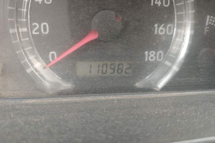 Used FAW Xiali N5 2011 1.3L Manual Luxury Edition Odometer Close Up