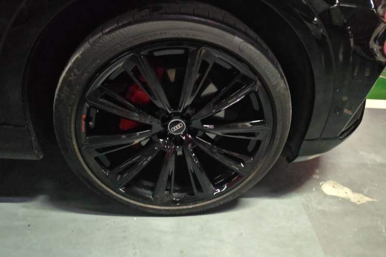 Used Audi Q8 2022 55 TFSI Prestige Dynamic Edition Right Front Wheel Hub