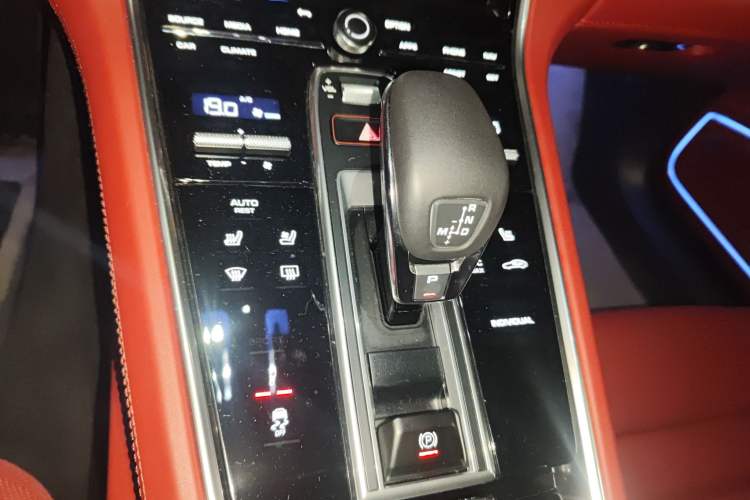 Used Porsche Panamera 2023 Panamera 4 E-Hybrid Executive Long Wheelbase Platinum Edition 2.9T Gear Lever