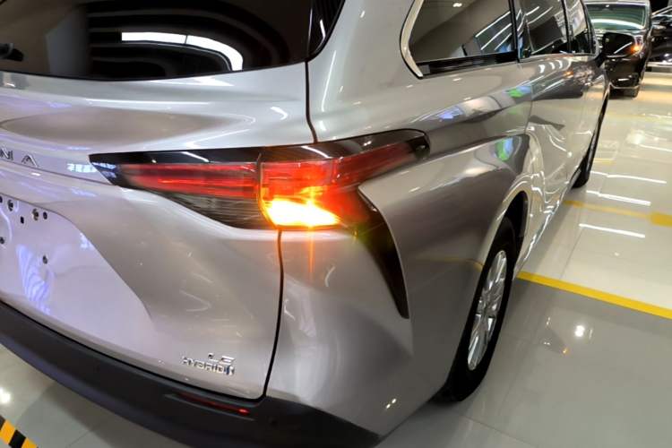 Used Toyota SIENNA 2021 2.5L Hybrid Comfort Edition
