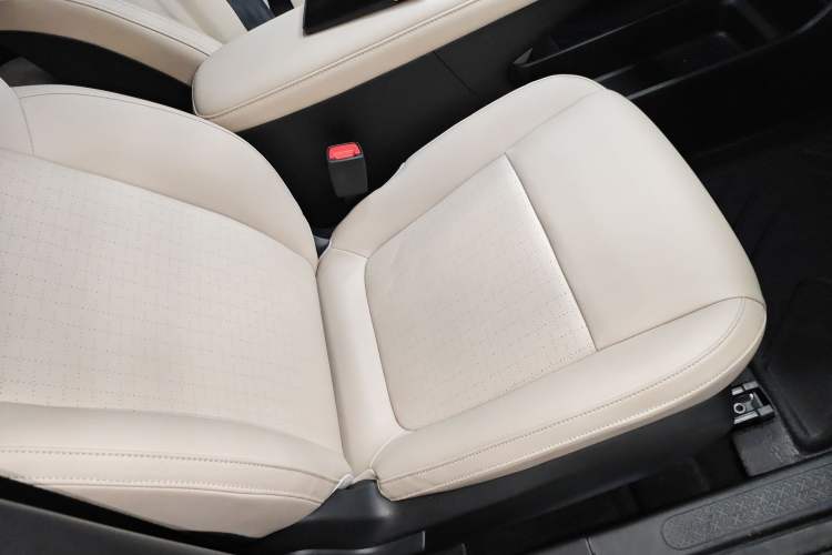 Used Wuling Bingo PLUS 2024 401 km Flagship Edition Four-Seater Version