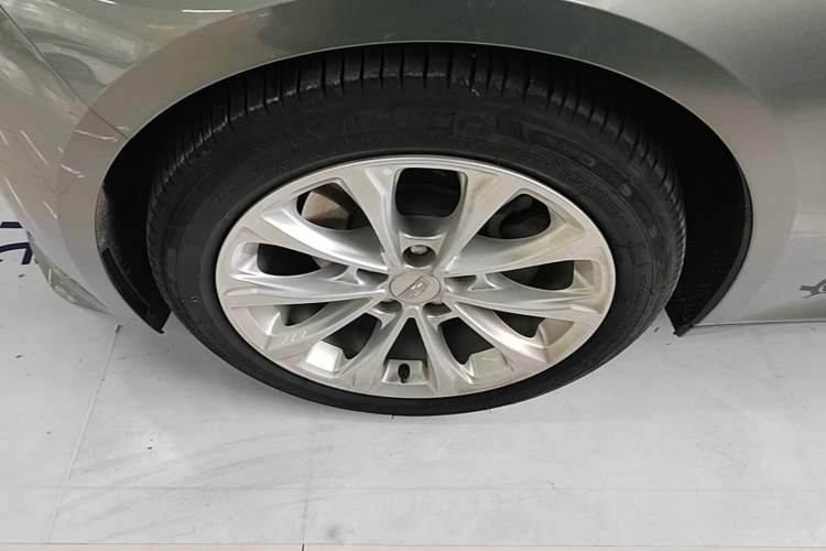 Used Cadillac CT5 2022 28T Luxury Version (Standard Edition) Left Front Wheel Hub