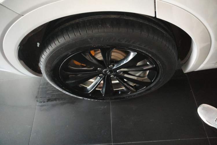 Used Li Auto ONE 2021 Extended-Range 6-Seater Version Right Rear Wheel Hub