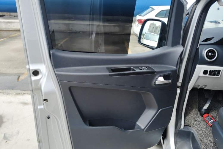 Used JAC Refine M3 2023 PLUS 1.5T 5/7-seat Classic Edition