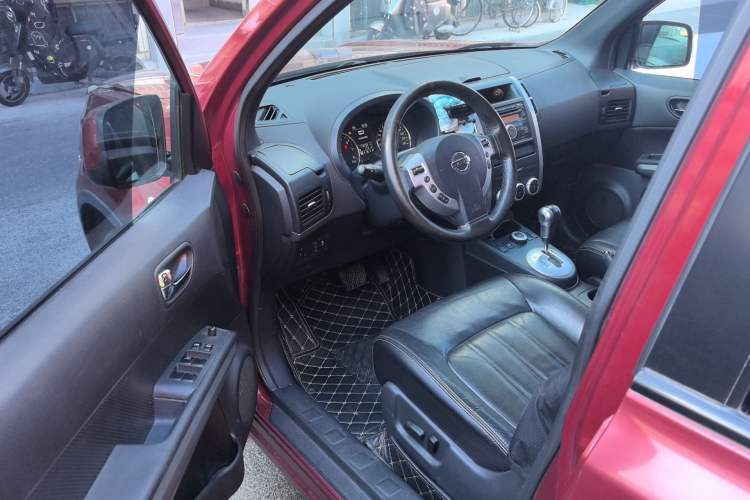 Used Nissan X-Trail 2012 2.5L CVT Luxury Edition 4WD Driver Seat