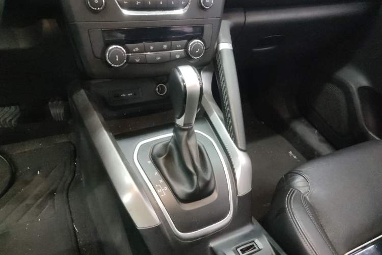 Used Renault Kadjar 2016 2.0L Two-Wheel Drive Comfort Edition Gear Lever