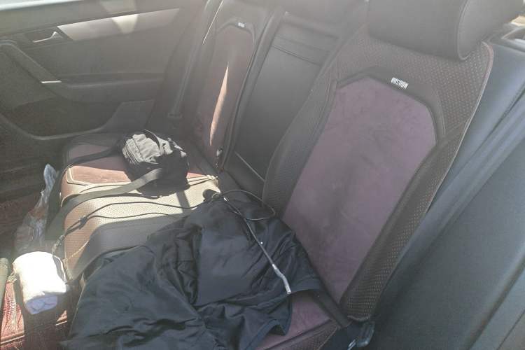 Used Volkswagen Magotan 2016 1.8TSI Smart Comfort Model Left Rear Seat