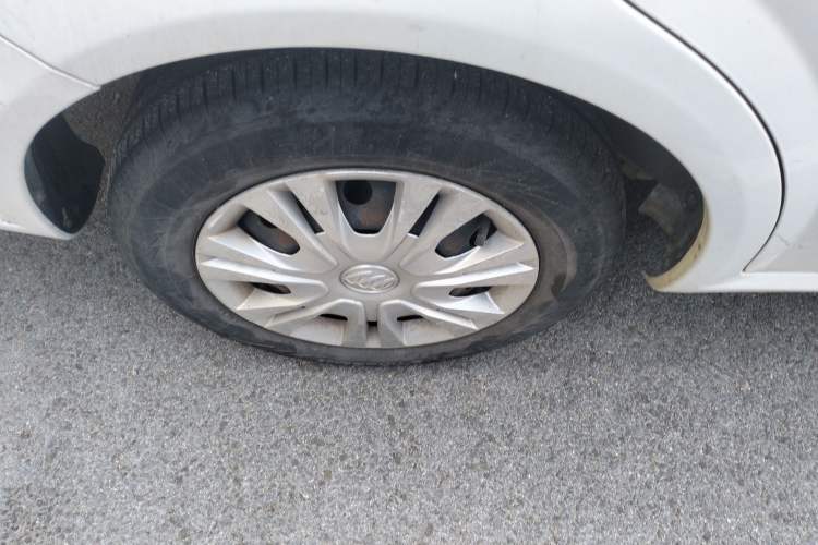 Used Buick Excelle 2015 1.5L Automatic Classic Model
