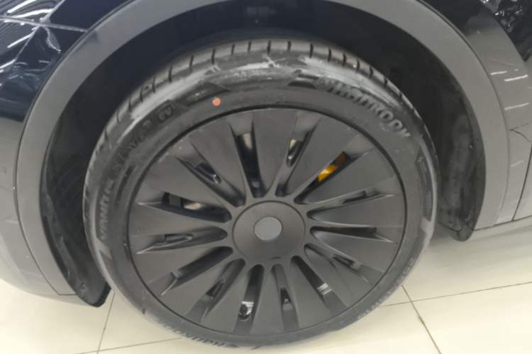 Used Tesla Model Y 2022 Revised Version Long-Range All-Wheel Drive Left Front Wheel Hub