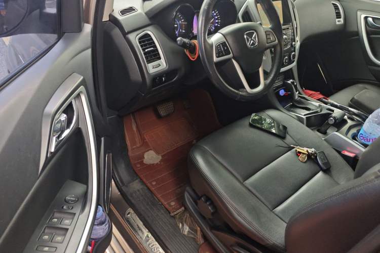 Used JMC Yusheng S350 2013 2.4T Automatic 2WD Diesel Luxury Edition 5 Seats
