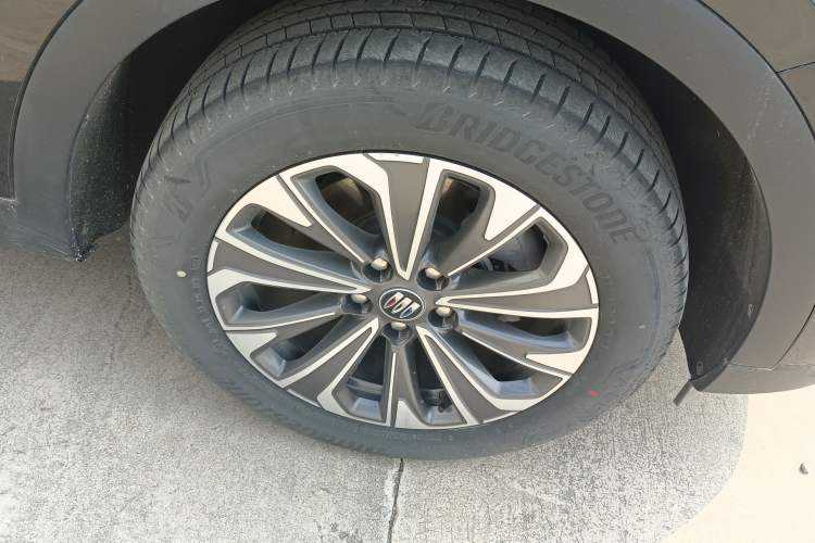 Used Buick Envision 2024 Encore Plus 28T AWD Luxury Edition Right Front Wheel Hub