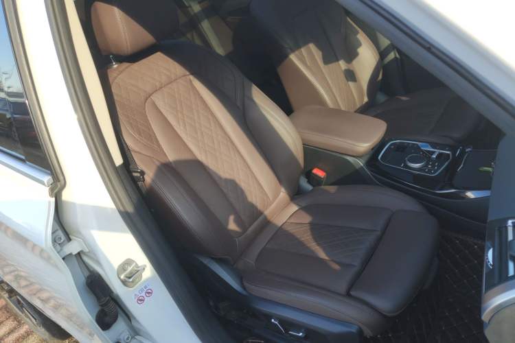 Used BMW iX3 2022 Updated Leading Version Right Front Seat