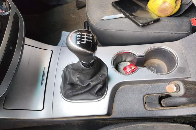 Used JAC T6 2020 2.0T Diesel Two-Wheel-Drive Elite Version Long Wheelbase China VI Emission Standard HFC4DB2-2E
