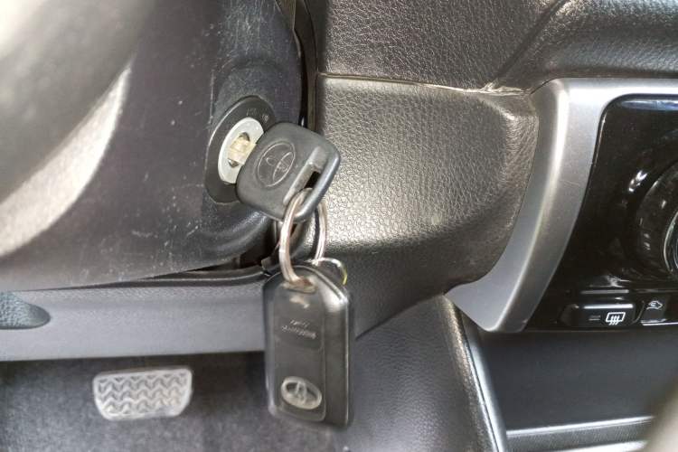 Used Toyota YARiS L Zhi Xuan 2020 1.5L CVT Luxury Edition Vehicle Key