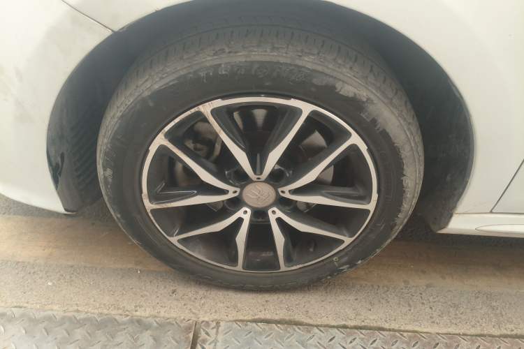 Used BYD Song MAX 2018 1.5T Automatic Smart Connect Elite Model with 6 Seats