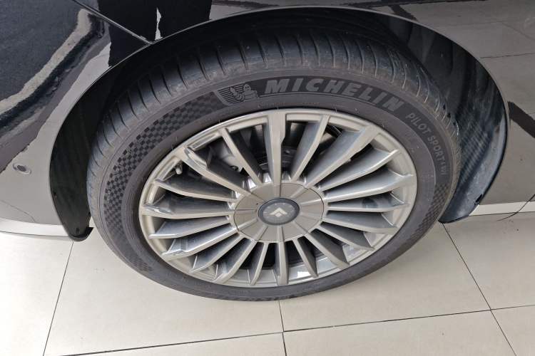 Used Hyptec HL 2025 700 Ultra Six-Seater All-Wheel-Drive LiDAR Version
