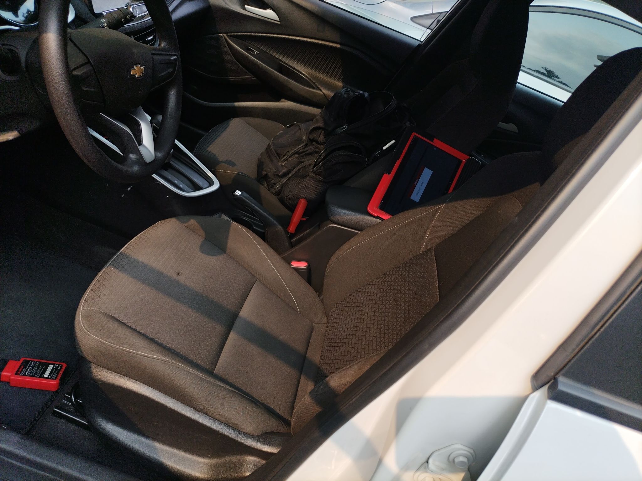 Переднее сиденье в автомобиле