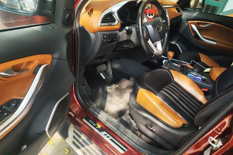 Used Soueast DX7 2015 1.5T Automatic Luxury Model
