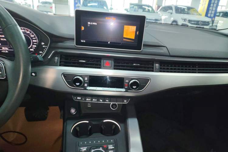 Used Audi A4L 2019 40 TFSI Fashion Version China V