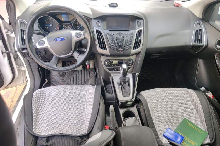 Used Ford Focus 2012 Hatchback 1.6L Automatic Fashion Edition
