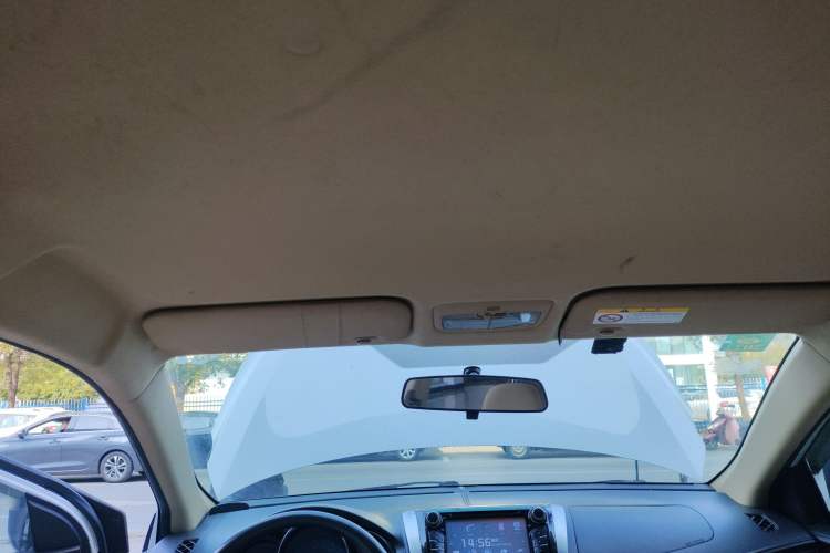 Used Toyota YARiS L Zhi Xuan 2015 1.5E Automatic Charm Edition Headliner